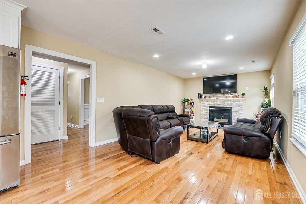169 Metuchen Avenue - Photo 14