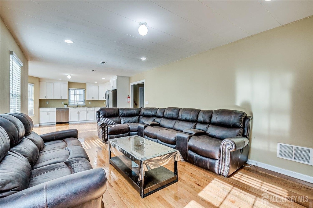 169 Metuchen Avenue - Photo 17