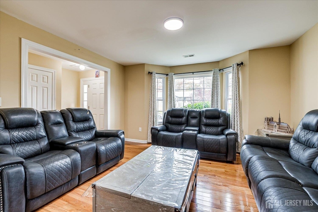 169 Metuchen Avenue - Photo 6