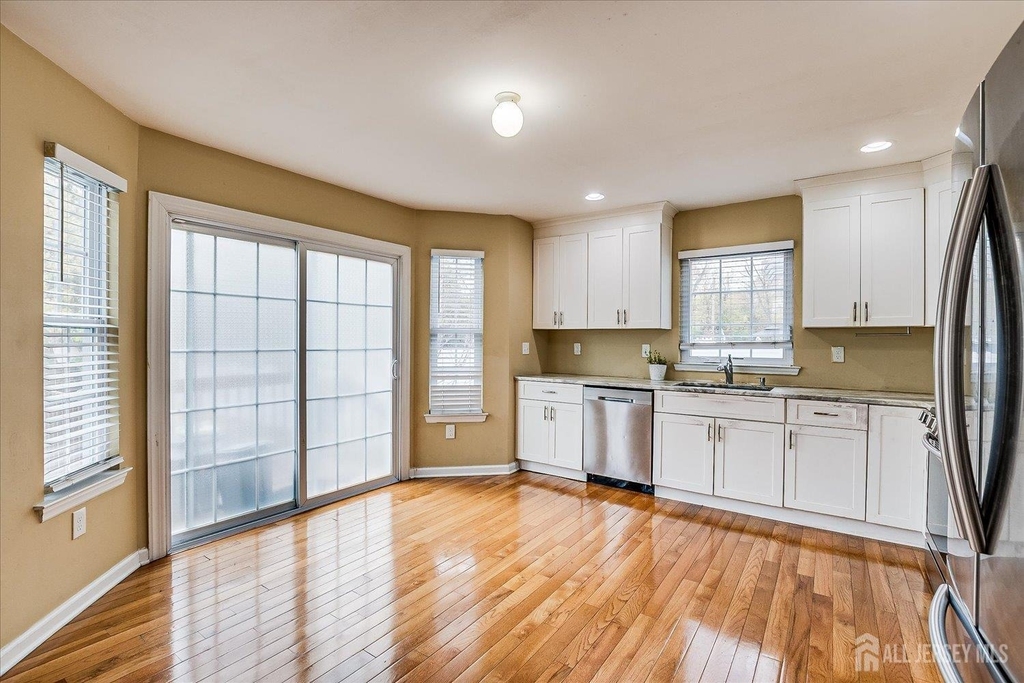 169 Metuchen Avenue - Photo 11