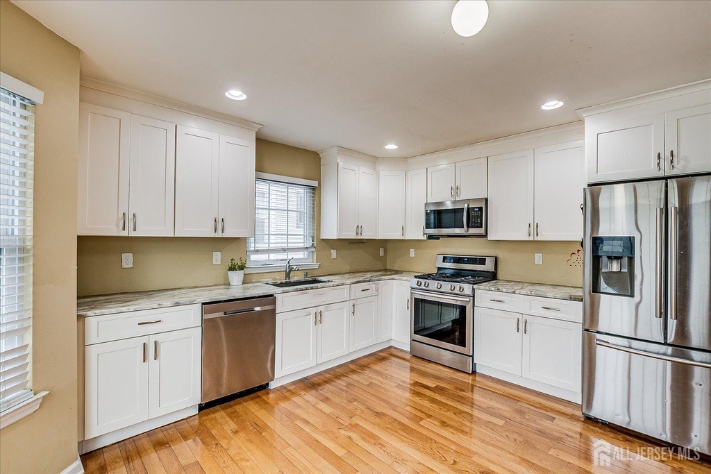 169 Metuchen Avenue - Photo 12