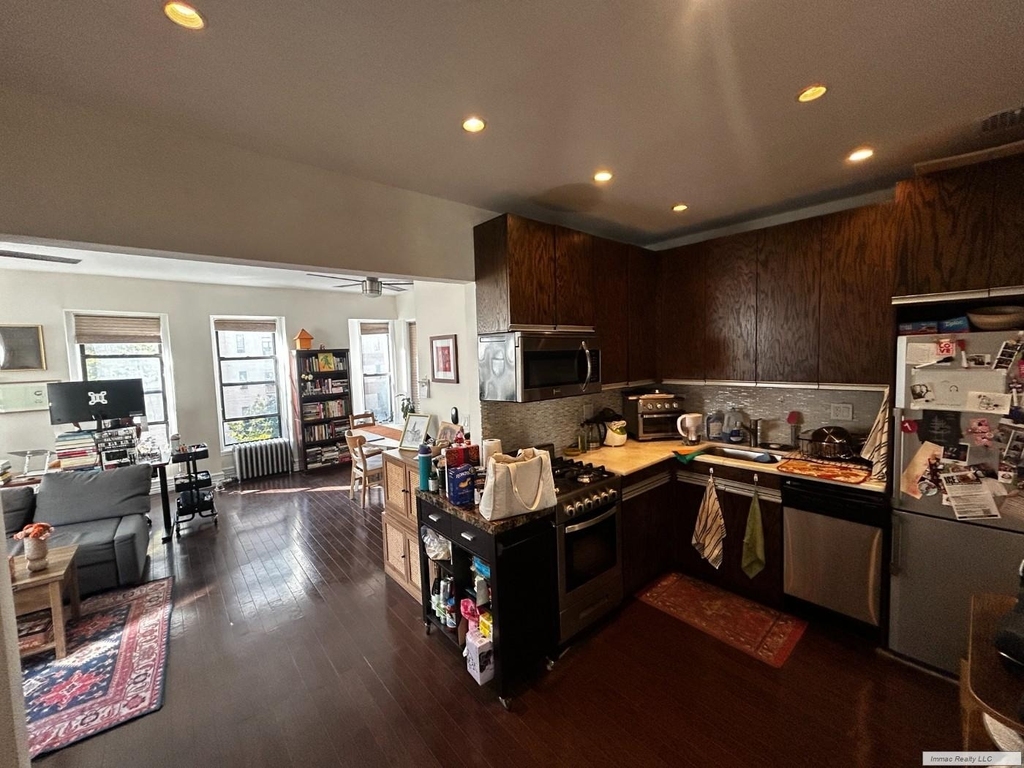 560 W End Avenue - Photo 10