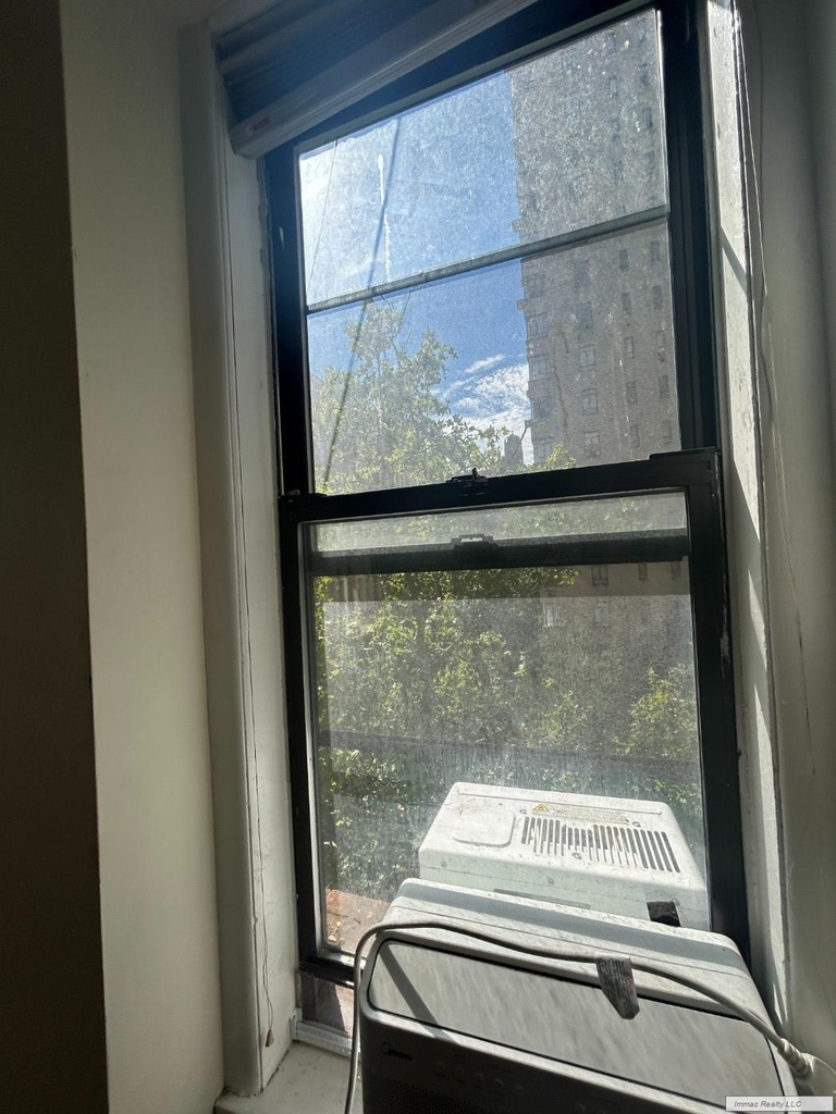 560 W End Avenue - Photo 6