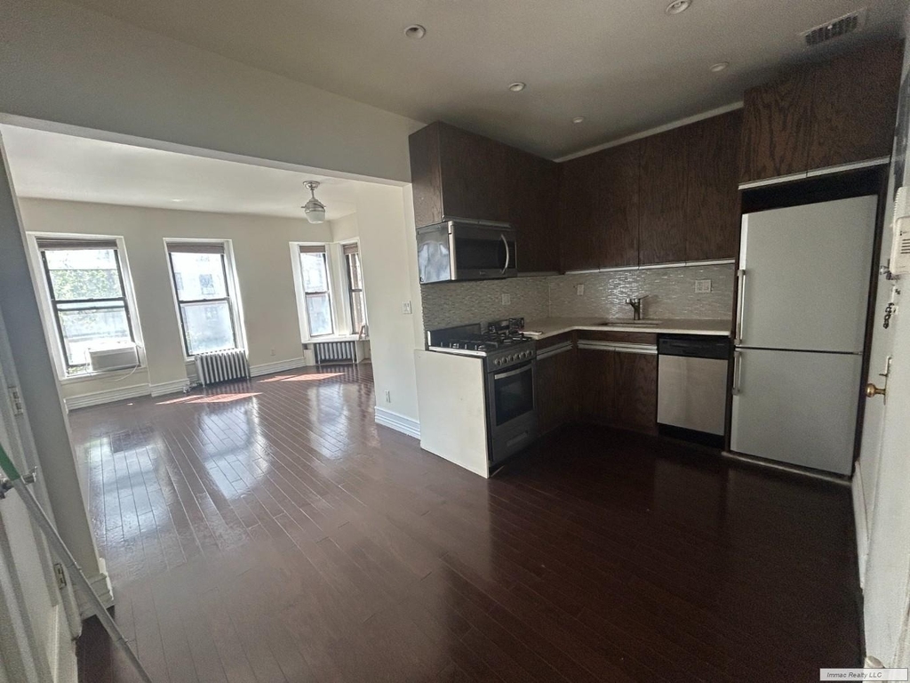 560 W End Avenue - Photo 9