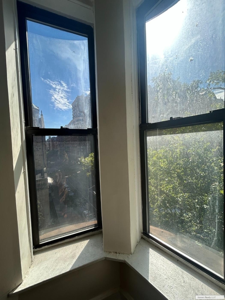 560 W End Avenue - Photo 4