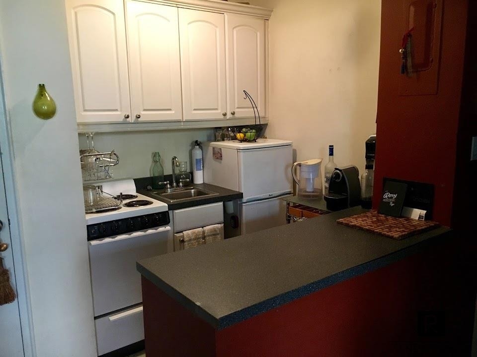 420 W 46th Street - Photo 6