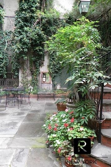 420 W 46th Street - Photo 2