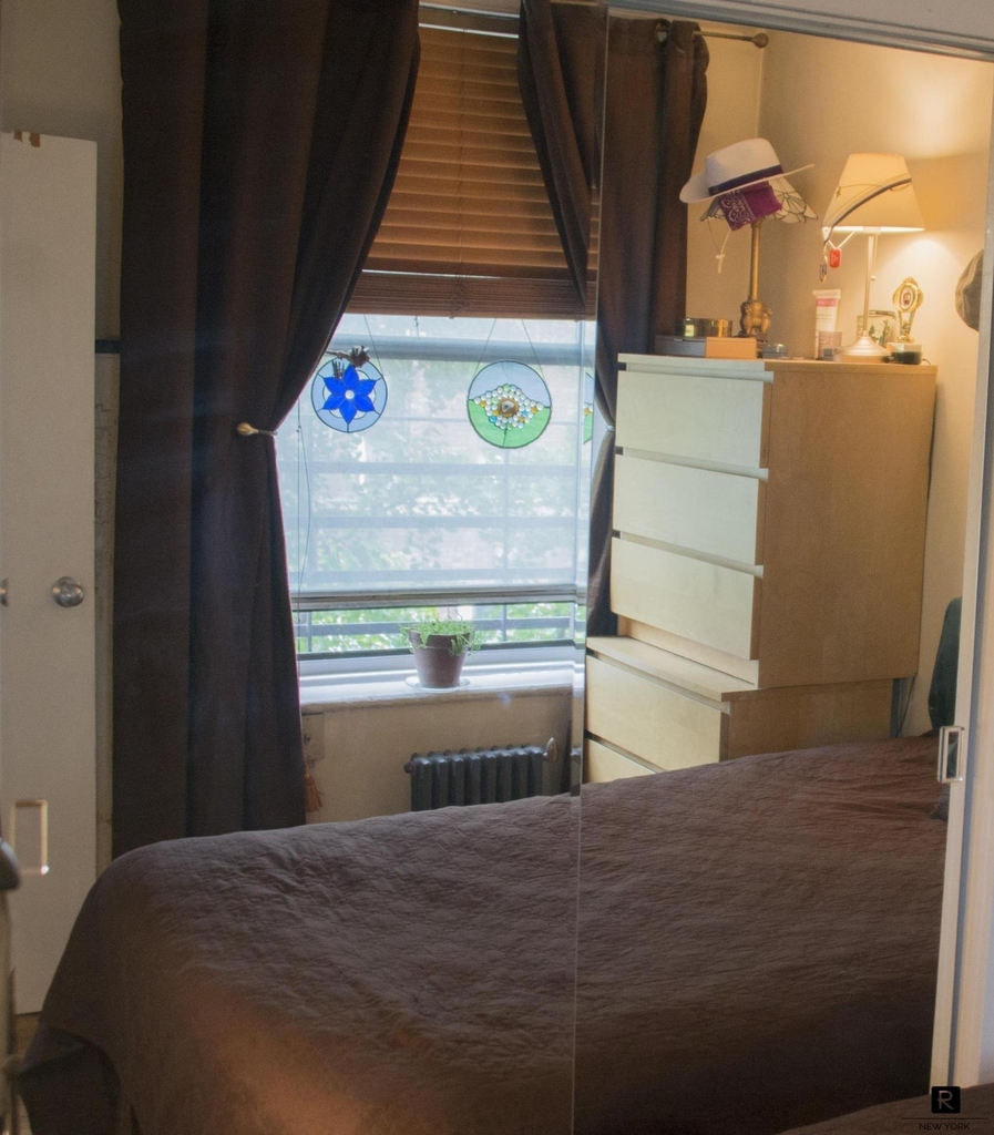 420 W 46th Street - Photo 5
