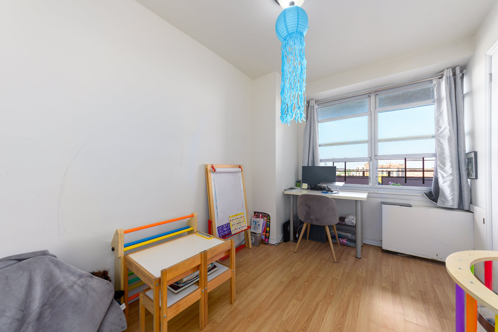 135 Ocean Parkway - Photo 4