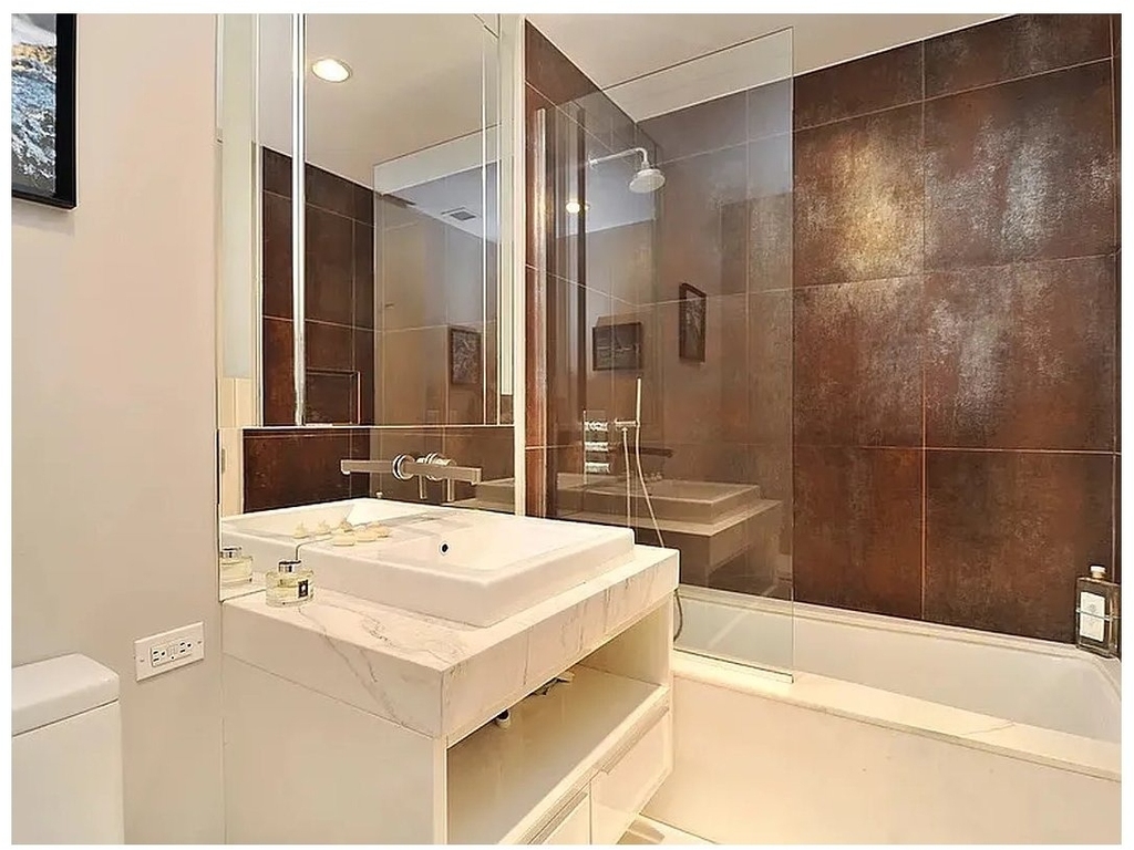 133 W 22nd Street - Photo 5
