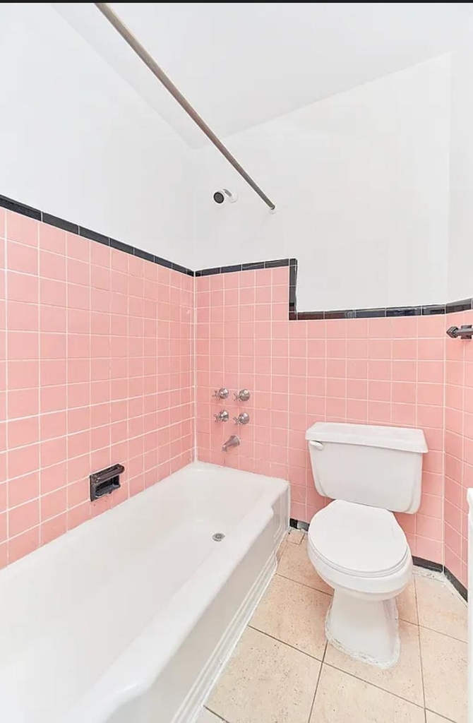 353 W 44th Street - Photo 9