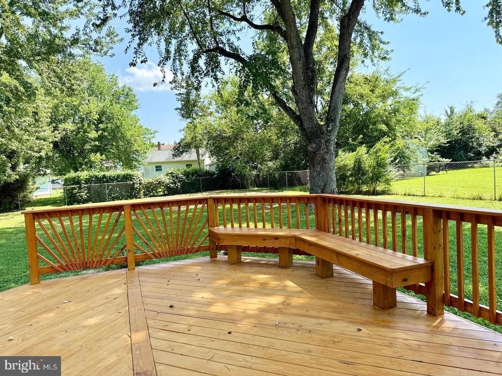 105 Walnut Drive - Photo 3