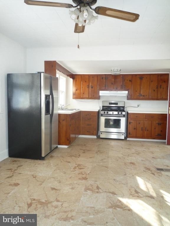 104 Greenway Street - Photo 16