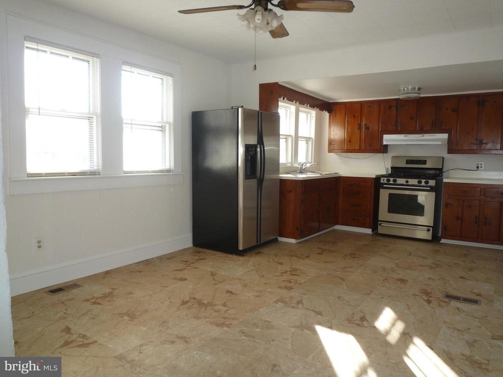 104 Greenway Street - Photo 14