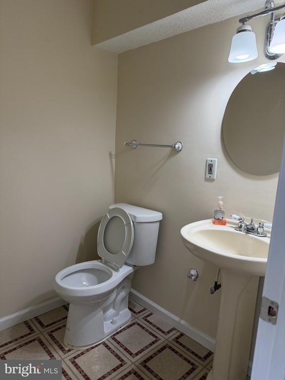 9400 Silver Meteor Court - Photo 2