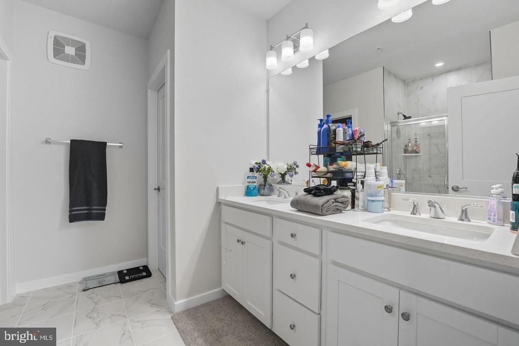 707 Thomas Lane - Photo 24