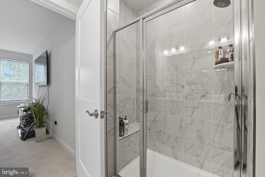 707 Thomas Lane - Photo 25