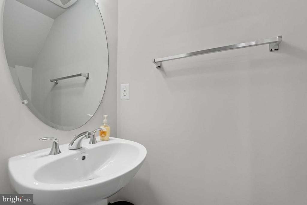 707 Thomas Lane - Photo 11