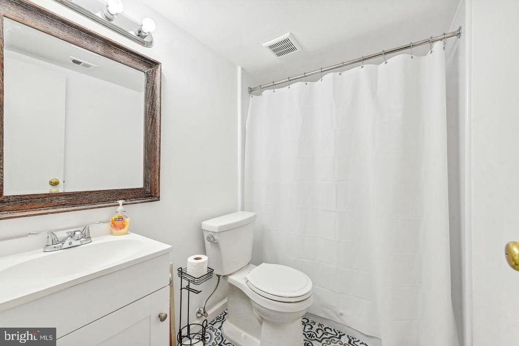 9715 Kings Crown Court - Photo 10