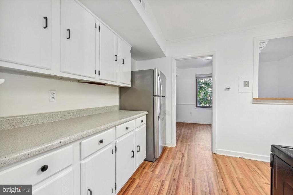 9715 Kings Crown Court - Photo 6