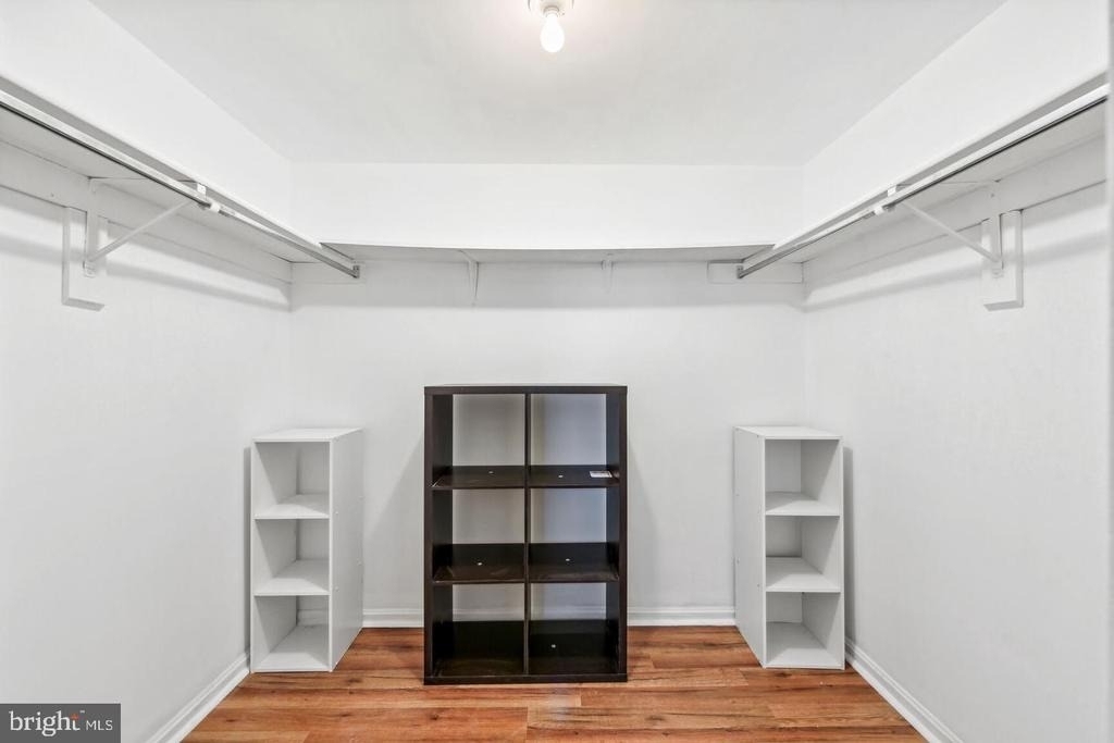 9715 Kings Crown Court - Photo 12
