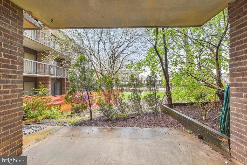 9715 Kings Crown Court - Photo 15
