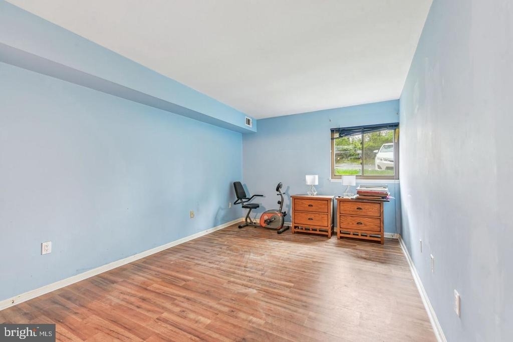 9715 Kings Crown Court - Photo 11