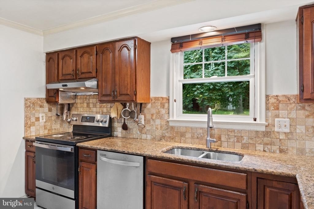 8000 Sandburg Court - Photo 24