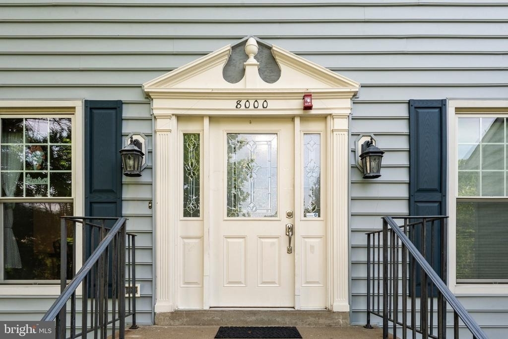 8000 Sandburg Court - Photo 2