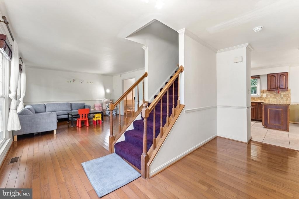 8000 Sandburg Court - Photo 3