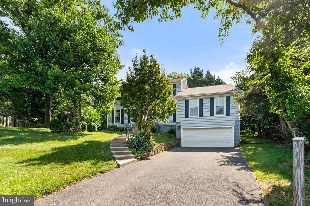 8000 Sandburg Court - Photo 47