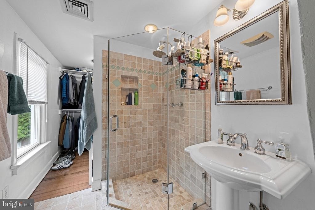 703 Dranesville Road - Photo 24