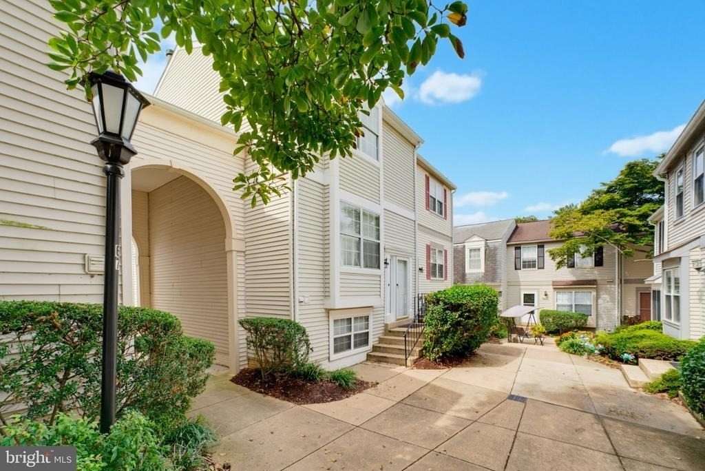 10305 Bridgetown Place - Photo 2
