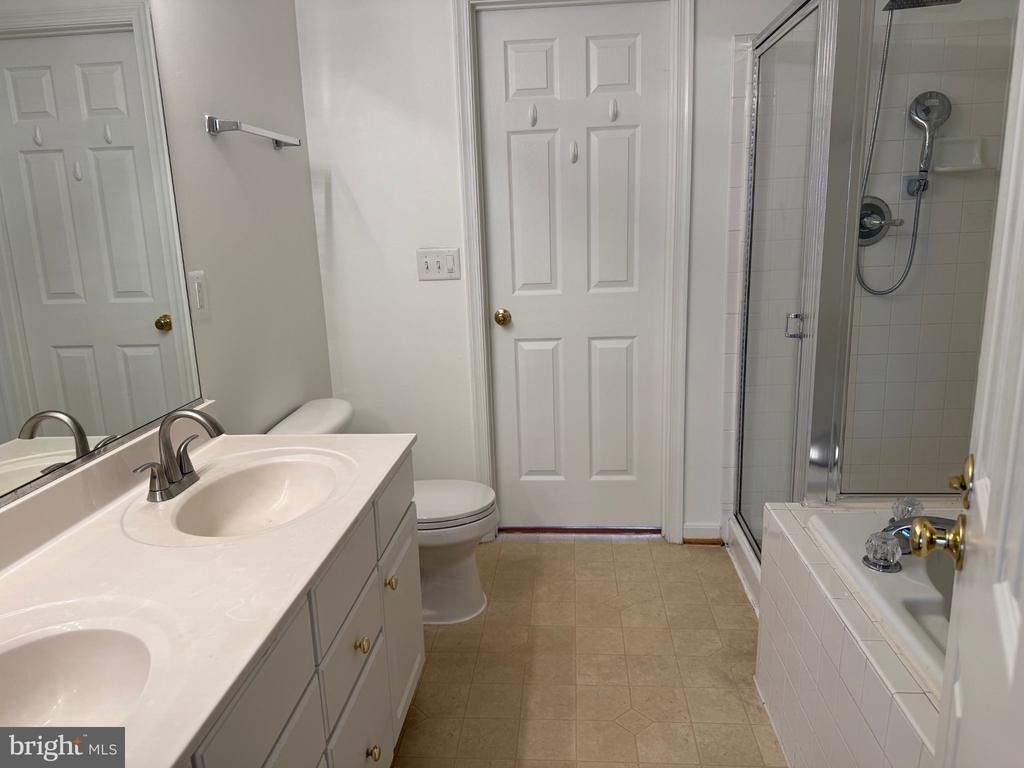 2427 Dew Meadow Court - Photo 16