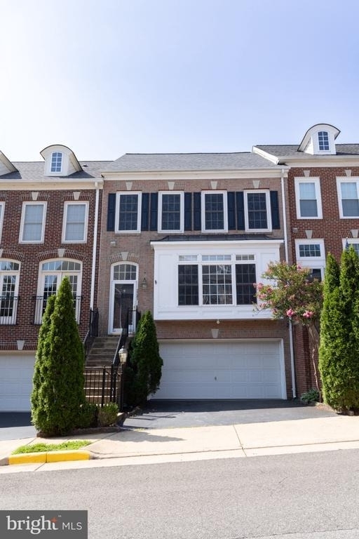 3347 Wilton Crest Court - Photo 0
