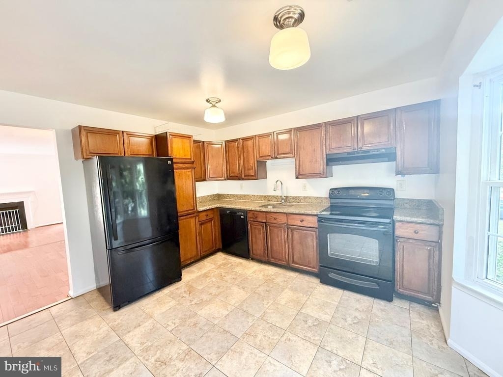 8594 Enochs Drive - Photo 5