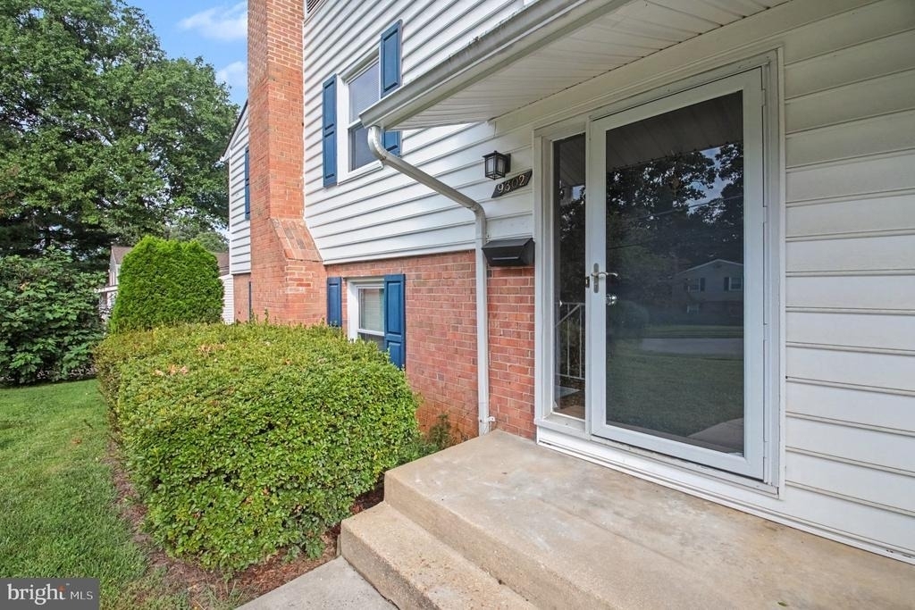 9302 Ashmeade Drive - Photo 2