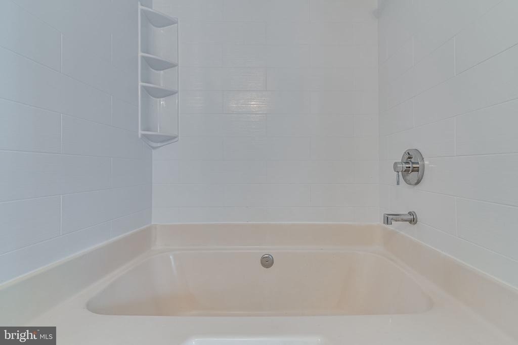 6015 Curtier Drive - Photo 14