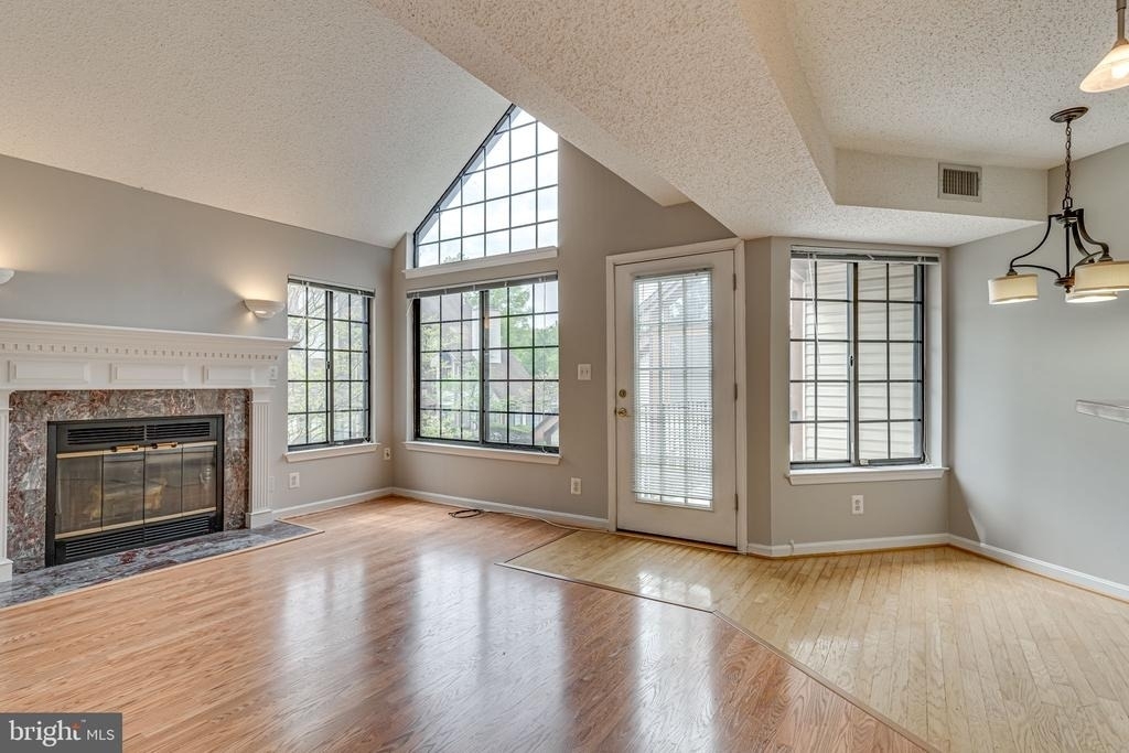 6015 Curtier Drive - Photo 2