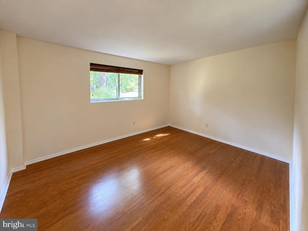 7818 Glenister Drive - Photo 22