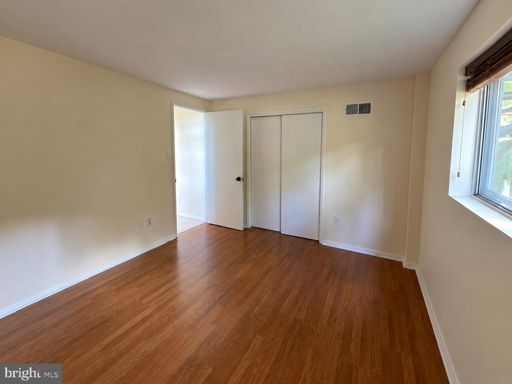 7818 Glenister Drive - Photo 23