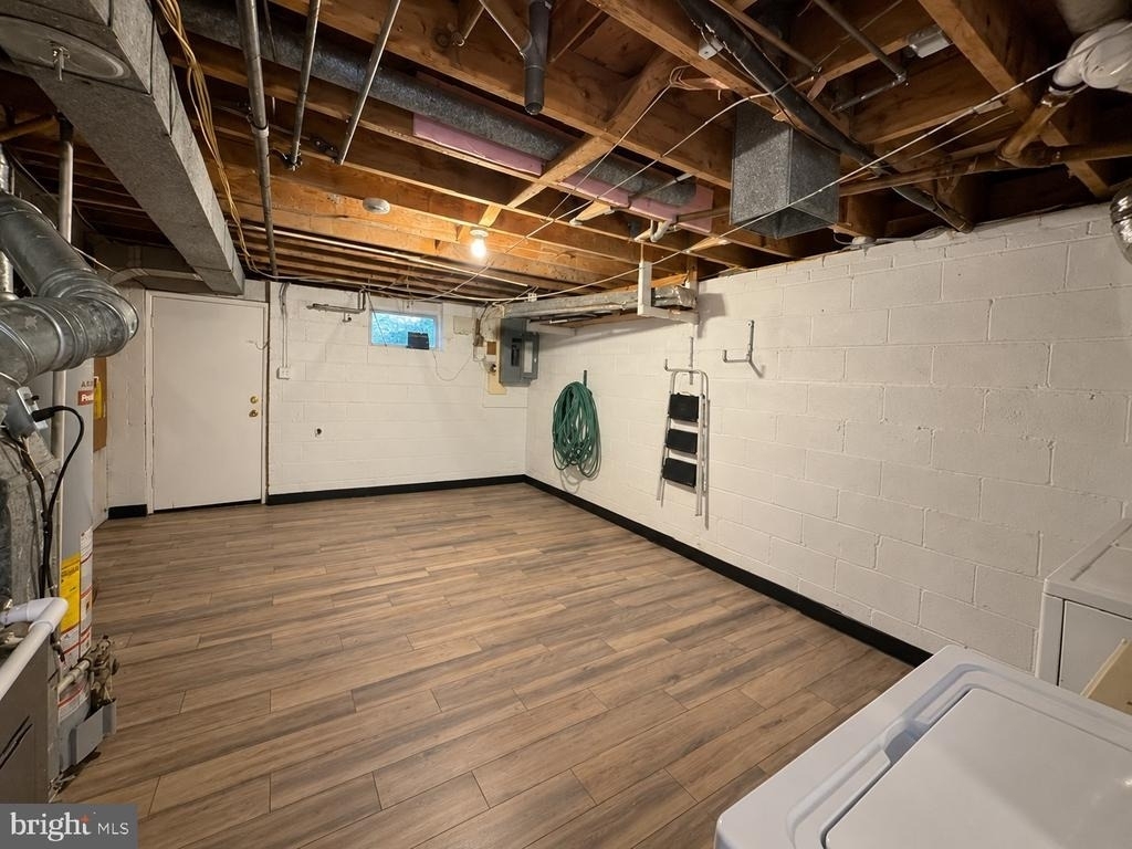 7818 Glenister Drive - Photo 30