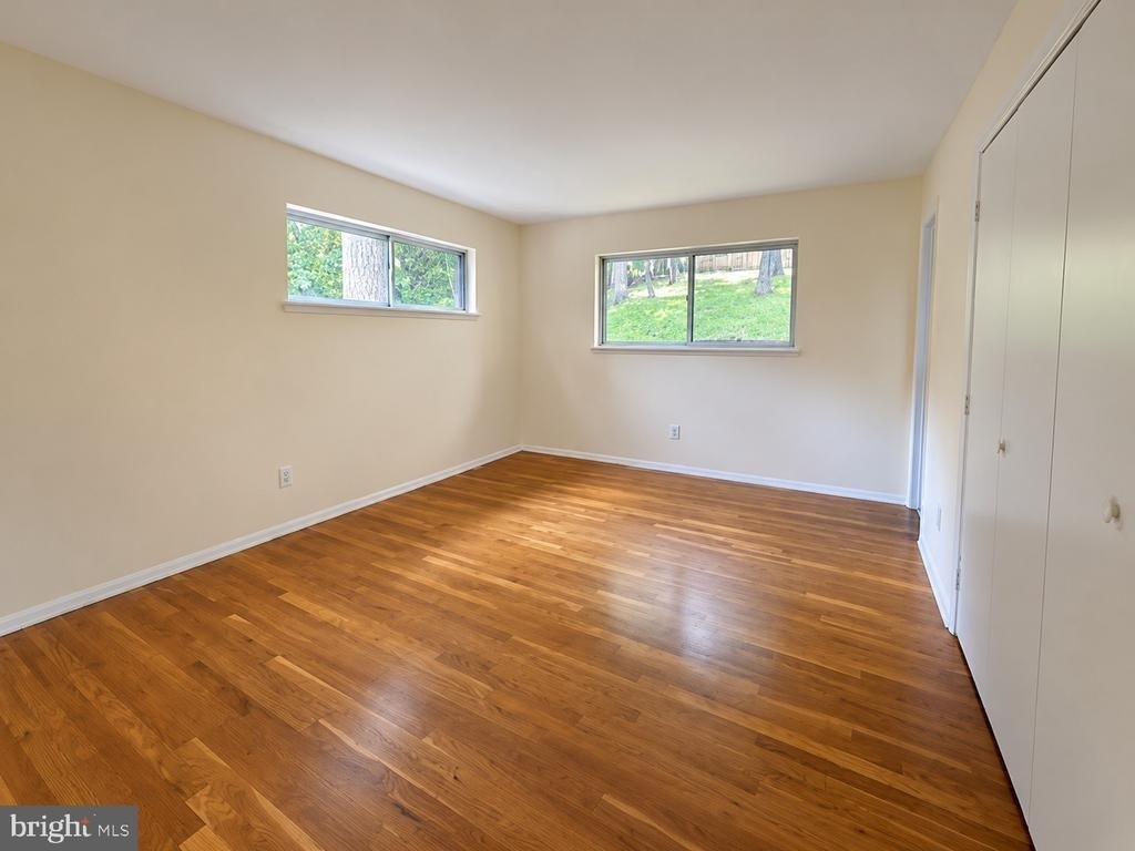 7818 Glenister Drive - Photo 19