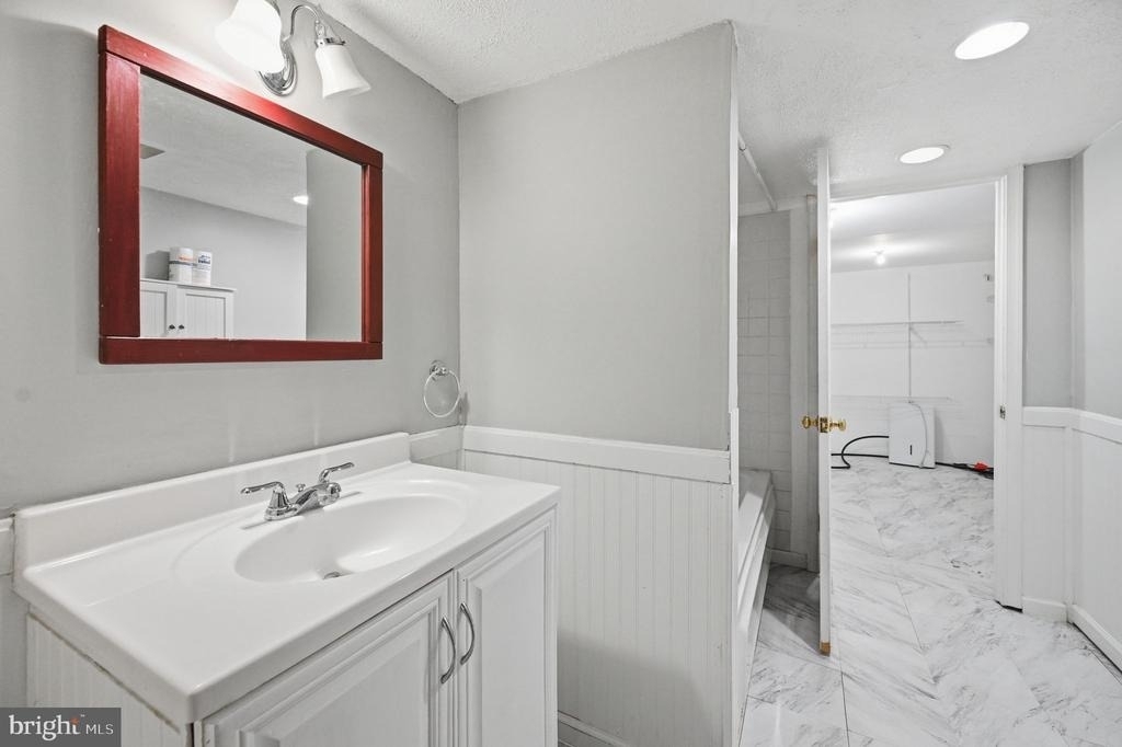 2918 Monroe Place - Photo 39