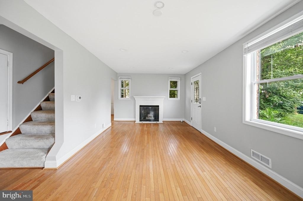 2918 Monroe Place - Photo 4