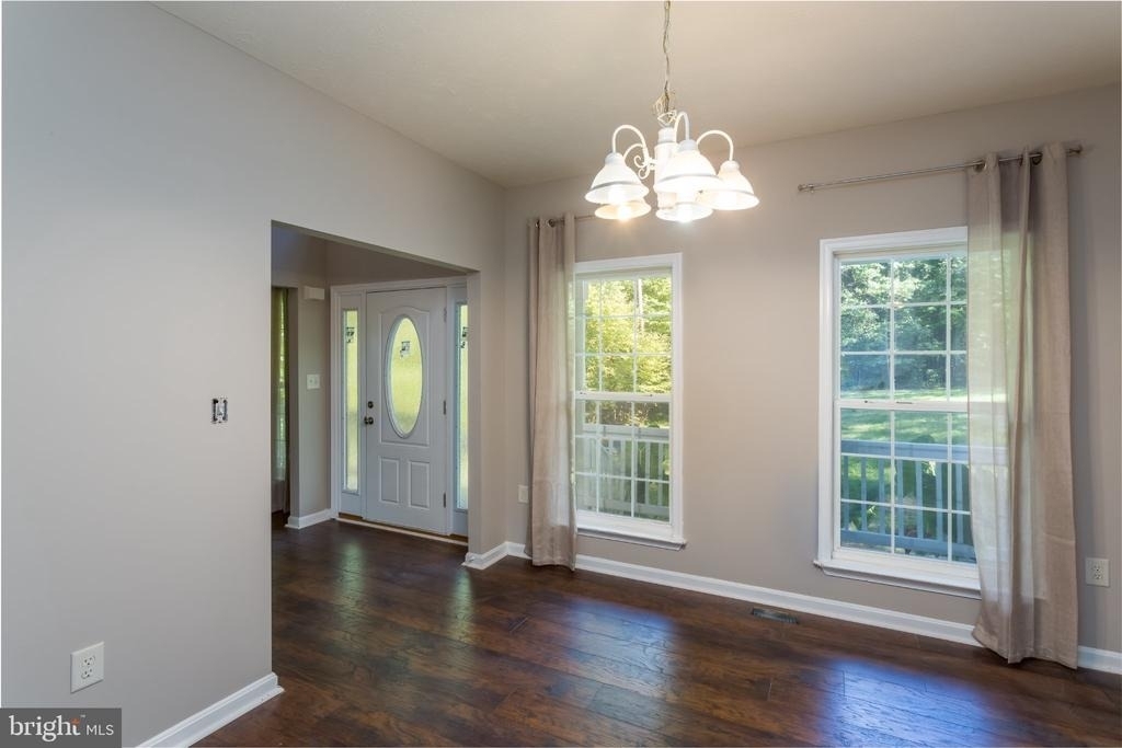 89 Albertson Court - Photo 2