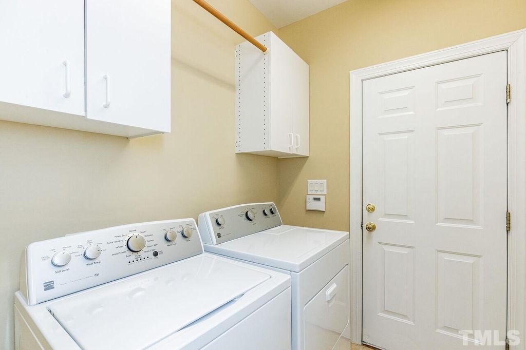 4317 Glen Erin Way - Photo 16