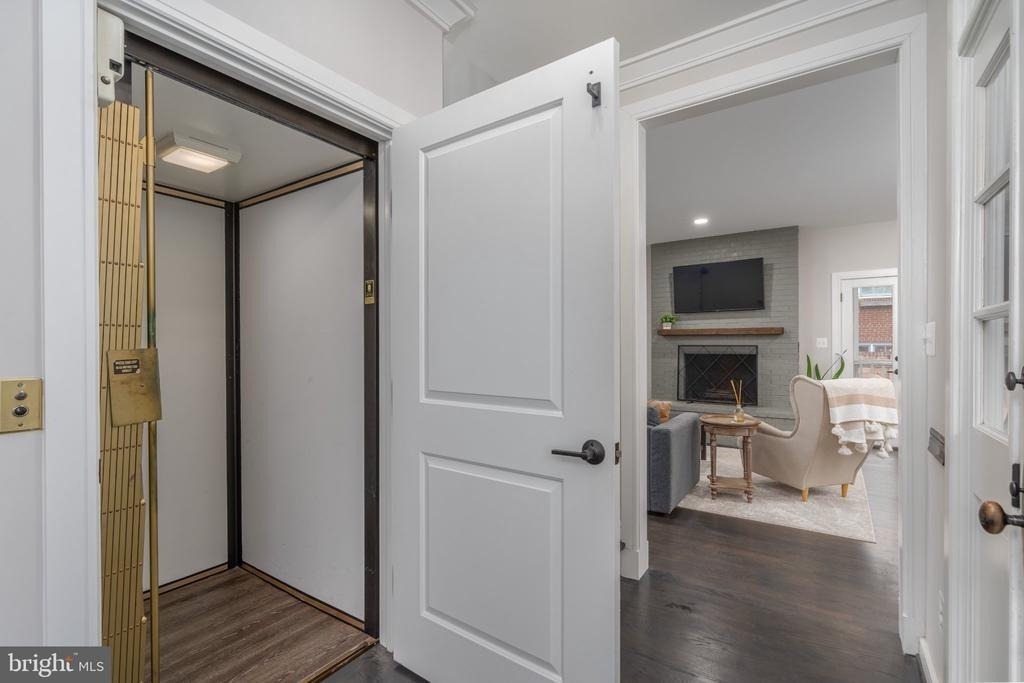 504 S Pitt Street - Photo 11