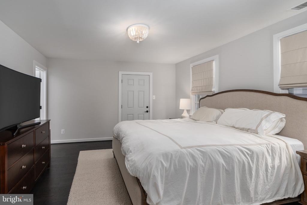 504 S Pitt Street - Photo 40