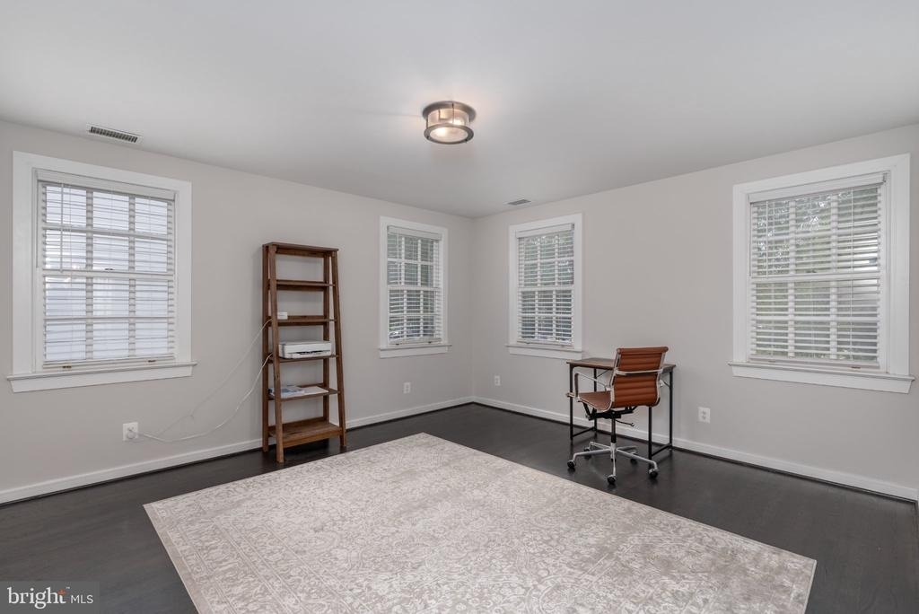 504 S Pitt Street - Photo 56